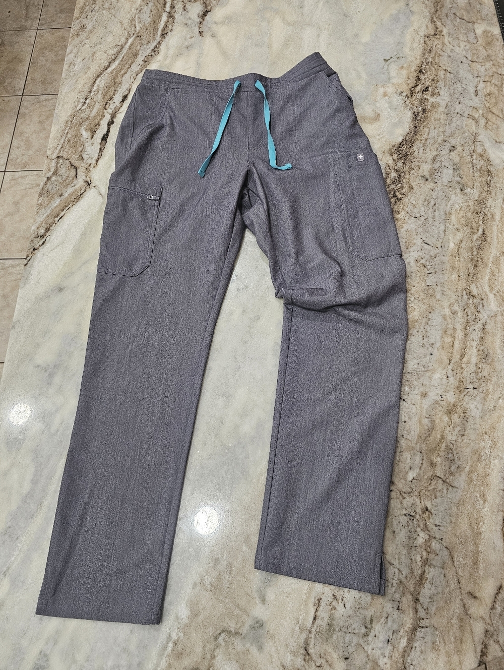 Figs Women's Straight Leg Scrub Pants in Gray with Teal Drawstring